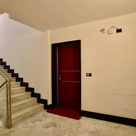 Ampio Bilocale Con Terrazzino, Box E Piscina - Poggio Fiorito Lägenhet Alassio