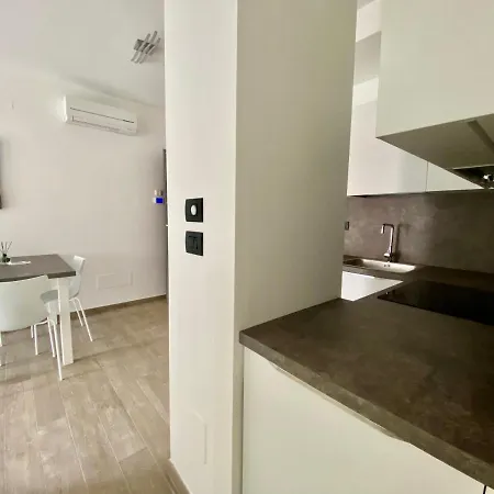 Ampio Bilocale Con Terrazzino, Box E Piscina - Poggio Fiorito Lägenhet *
