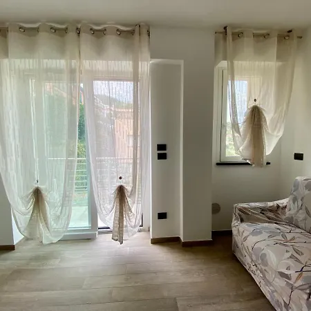 Lägenhet Ampio Bilocale Con Terrazzino, Box E Piscina - Poggio Fiorito